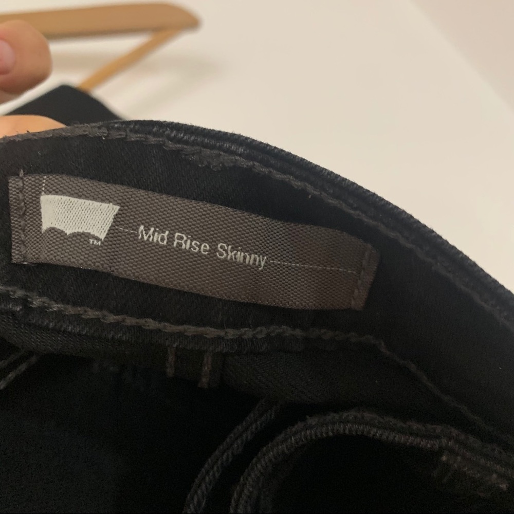 Mid Rise Skinny Levi's - Picture 5 of 7